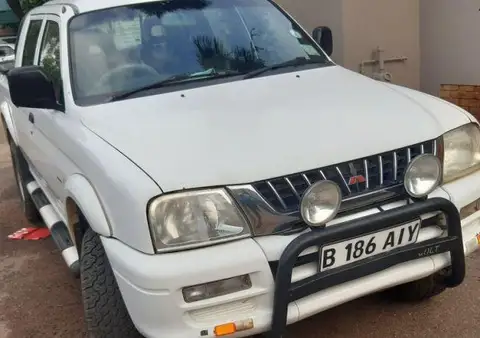 Mitsubishi Colt Rodeo 2400i