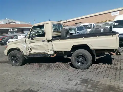 Toyota Land Cruiser 79 2012 TOYOTA LAND CRUISER 79 4.