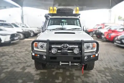 Toyota Land Cruiser 79 2015 Toyota Land Cruiser 