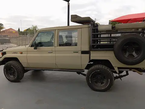Toyota Land Cruiser 76 2005 Toyota Land Cruiser 70 