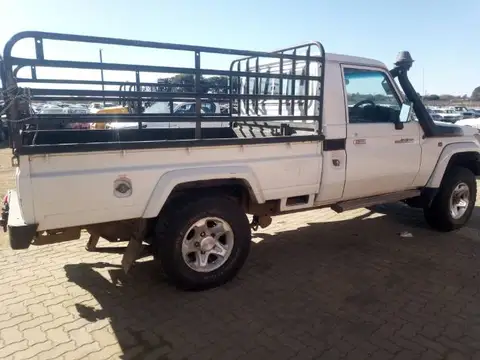 Toyota Land Cruiser 79 2013 TOYOTA LAND CRUISER 79 4.