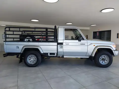 Toyota Land Cruiser 79