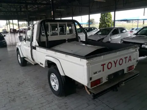 Toyota Land Cruiser 79