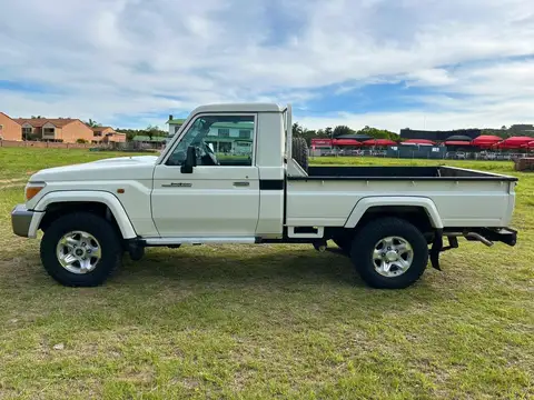 Toyota Land Cruiser 2013 Toyota Land Cruiser 79 4.