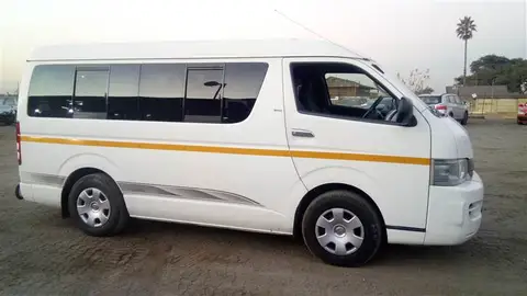 Toyota Quantum 2011 TOYOTA QUANTUM 2.7 14 